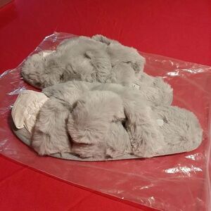 New Women's Size 5-6 Super Soft Fur Slippers